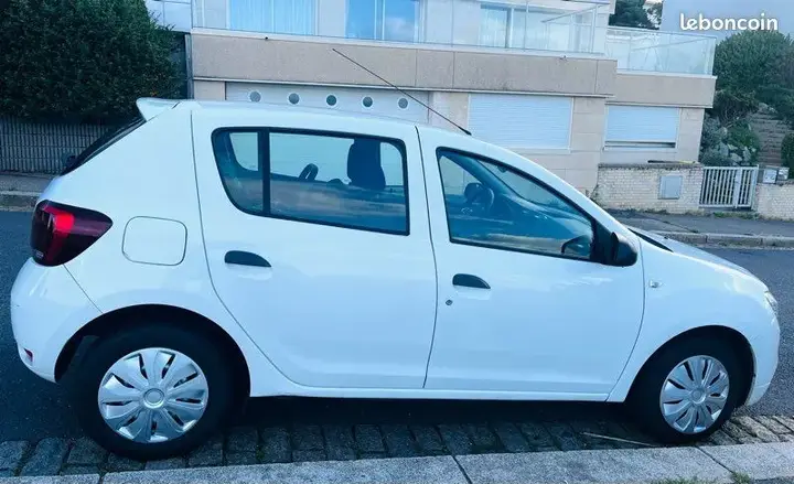 Dacia Sandero 2020 photo 2