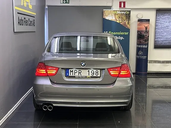 BMW 325I 2011 photo 5
