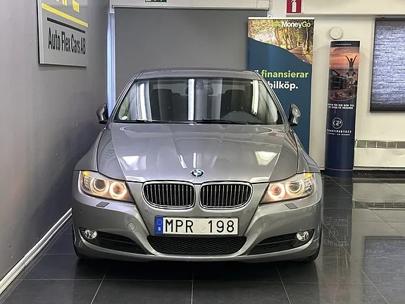 BMW 325I 2011 photo 4