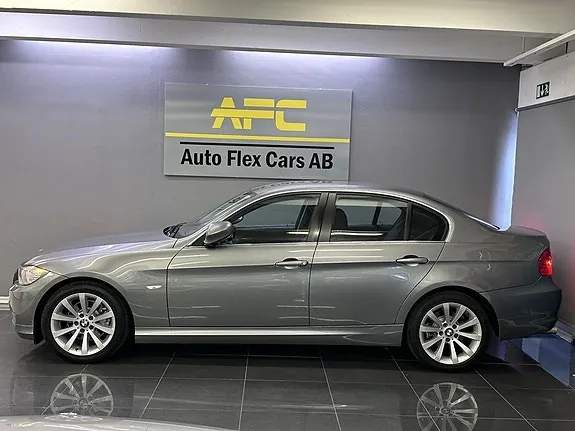 BMW 325I 2011 photo 3