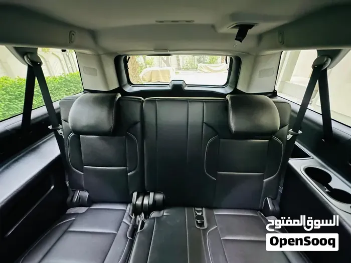 GMC Yukon 2018 photo 2