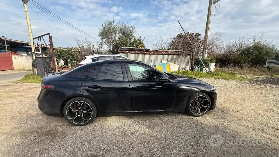 Alfa Romeo Giulia 2023 photo 3