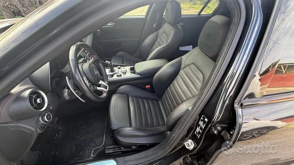 Alfa Romeo Giulia 2023 photo 2