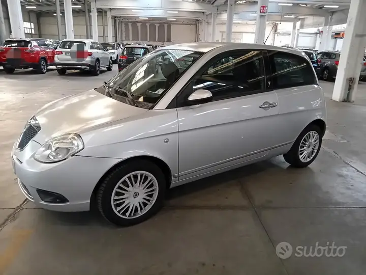 Lancia Ypsilon
