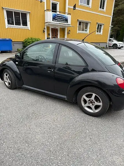 Volkswagen New Beetle 1999 photo 2