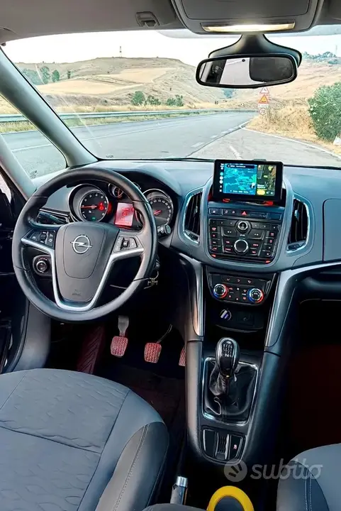 Opel Zafira 2013 photo 3