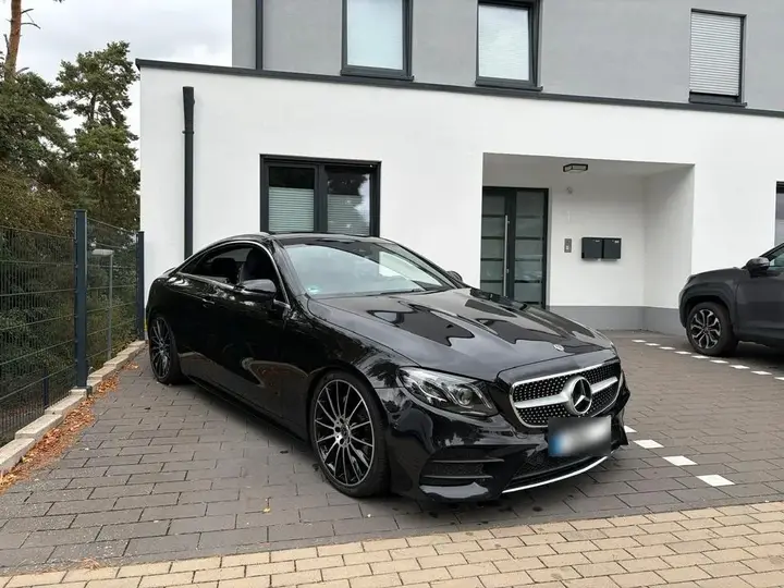 Mercedes-Benz E 220 D Coupé