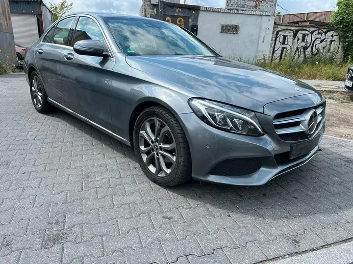 Mercedes-Benz C 220