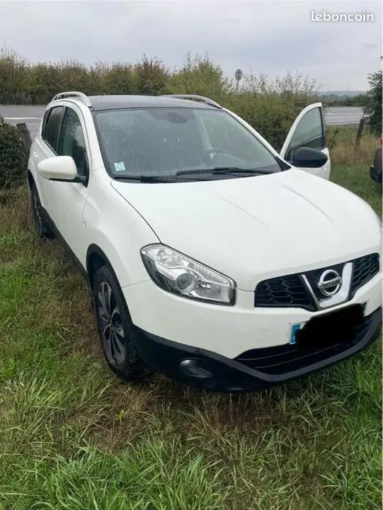 Nissan Qashqai 2013 photo 2