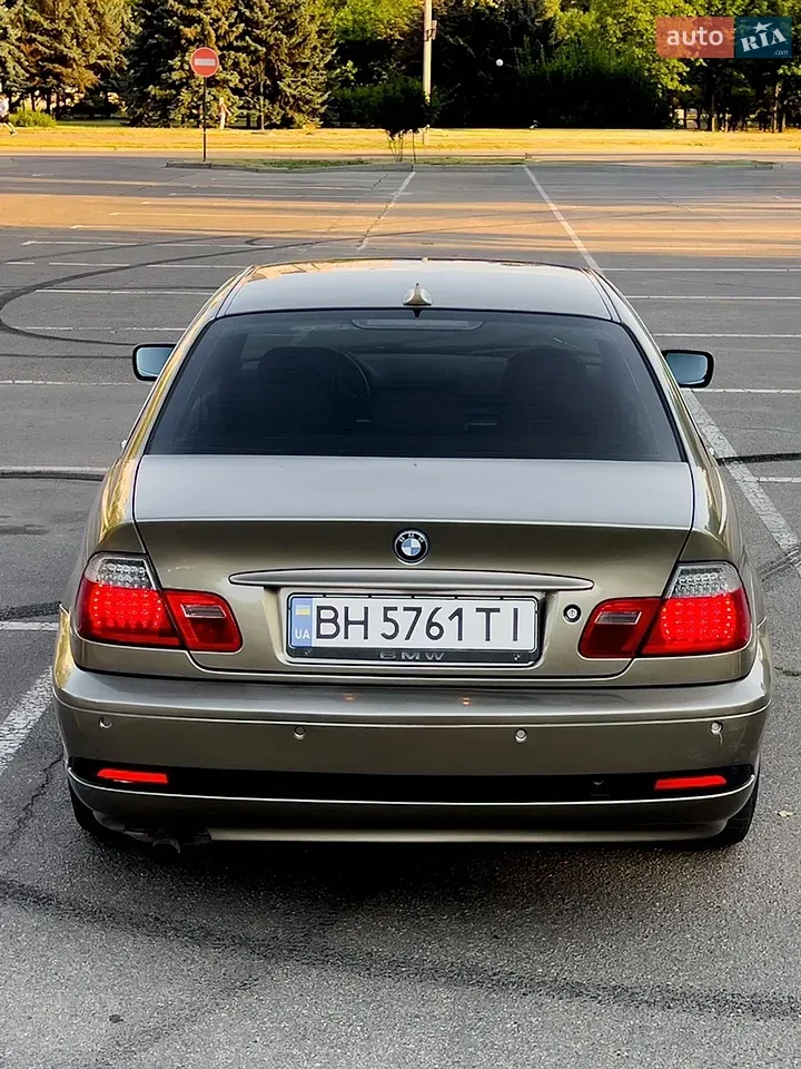 BMW 3 Series 2005 photo 2