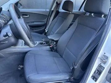BMW 1 Series 2009 photo 2