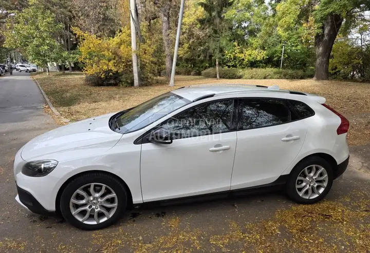 Volvo V40 2017 photo 2
