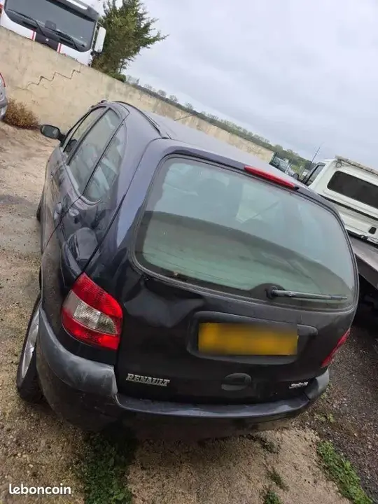 Renault Megane 1999 photo 2