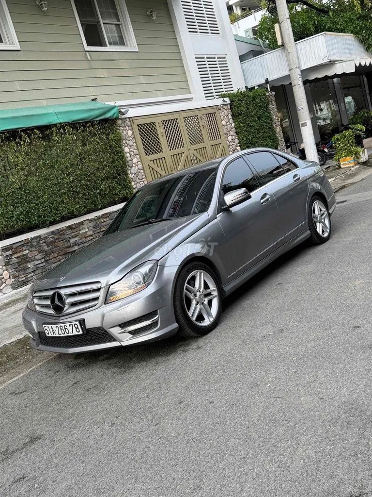 Mercedes-Benz C-Class 2011 photo 3