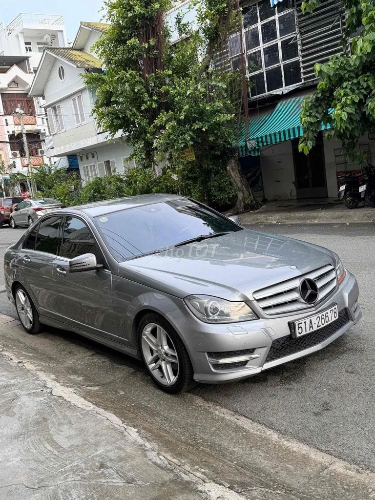 Mercedes-Benz C-Class 2011 photo 5
