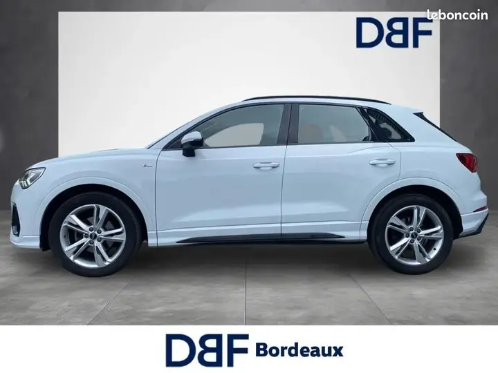 Audi Q3 2022 photo 2
