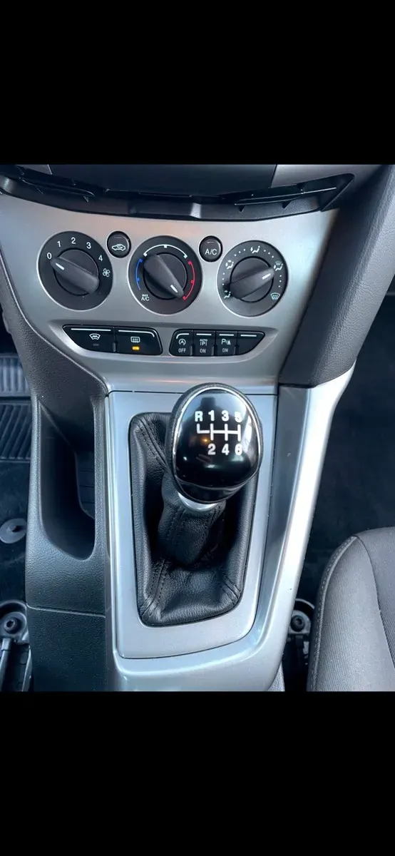 Ford Focus 2014 photo 3