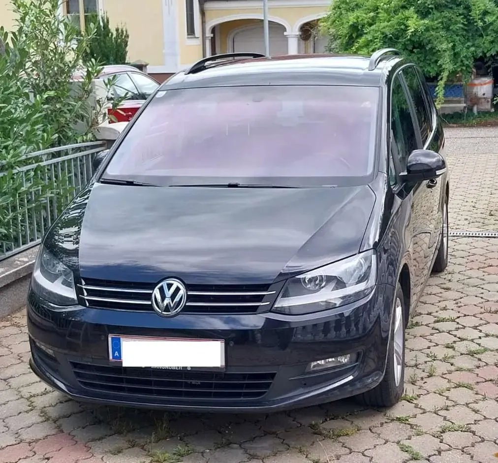 Volkswagen Sharan 2012 photo 2