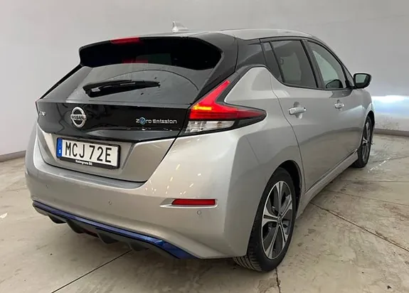Nissan Leaf 2021 photo 2