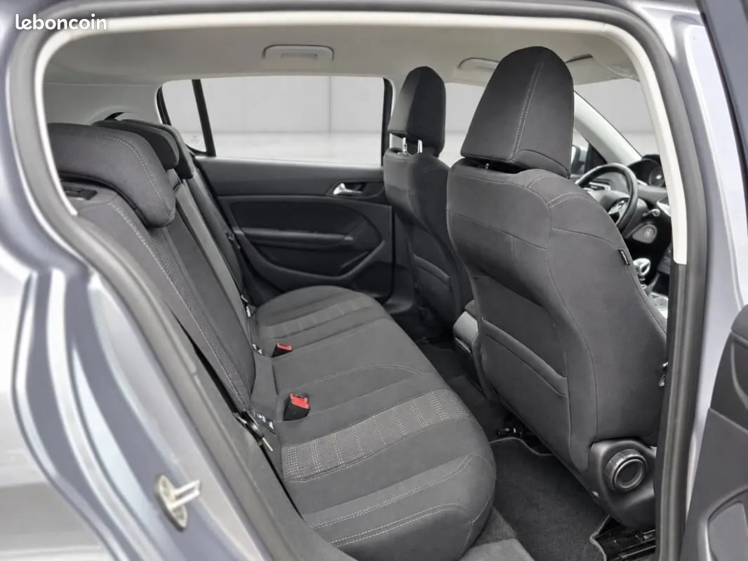 Peugeot 308 2015 photo 5