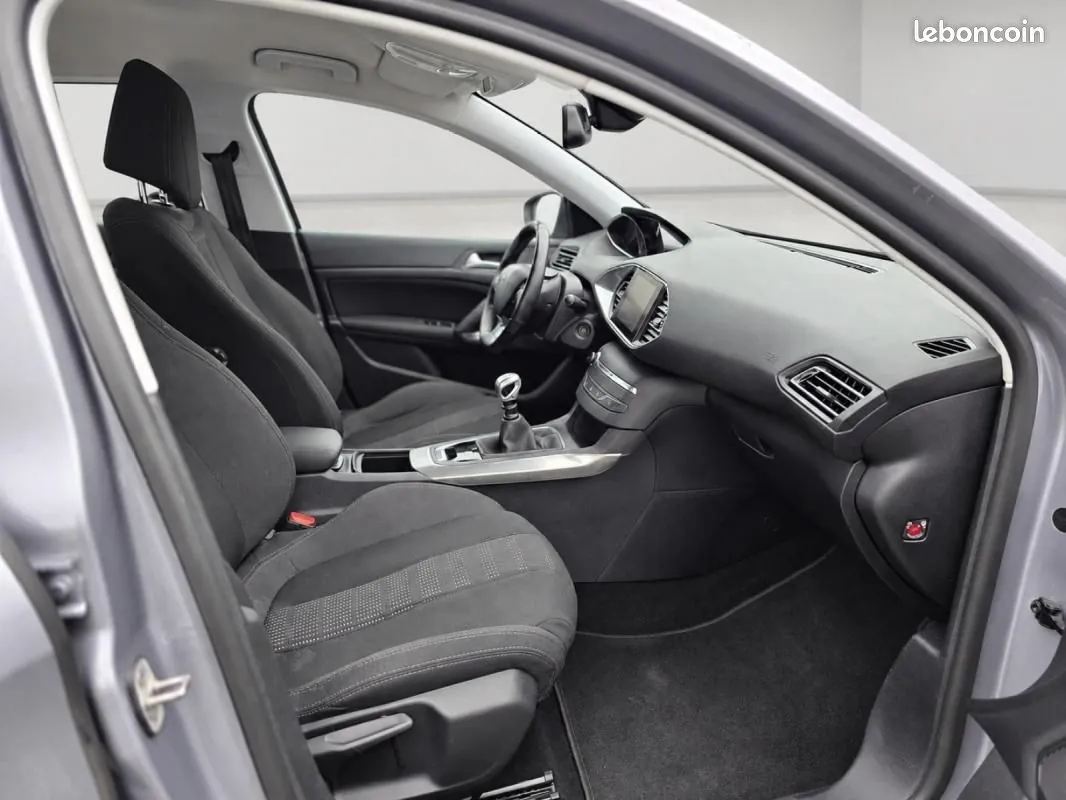 Peugeot 308 2015 photo 4