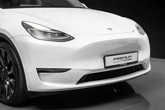 Tesla Model Y 2022 photo 2