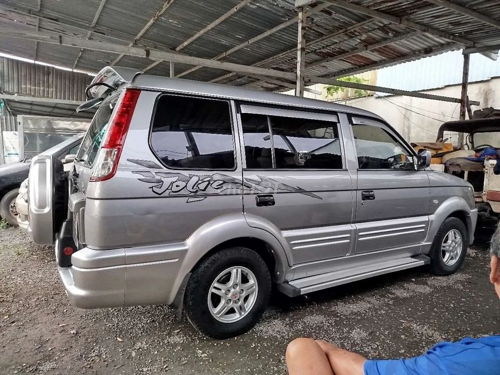 Mitsubishi Jolie