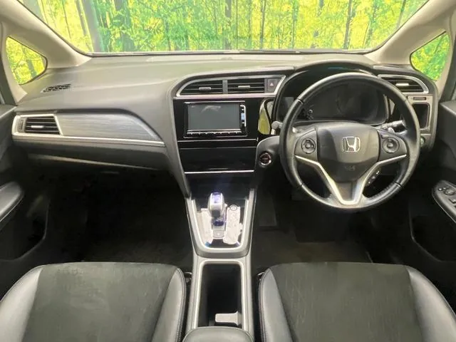 Honda Shuttle Hybrid Z 2015 photo 2
