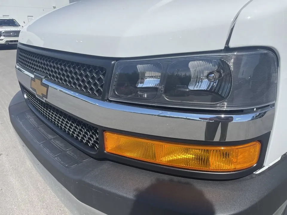 Chevrolet Express 2025 photo 3