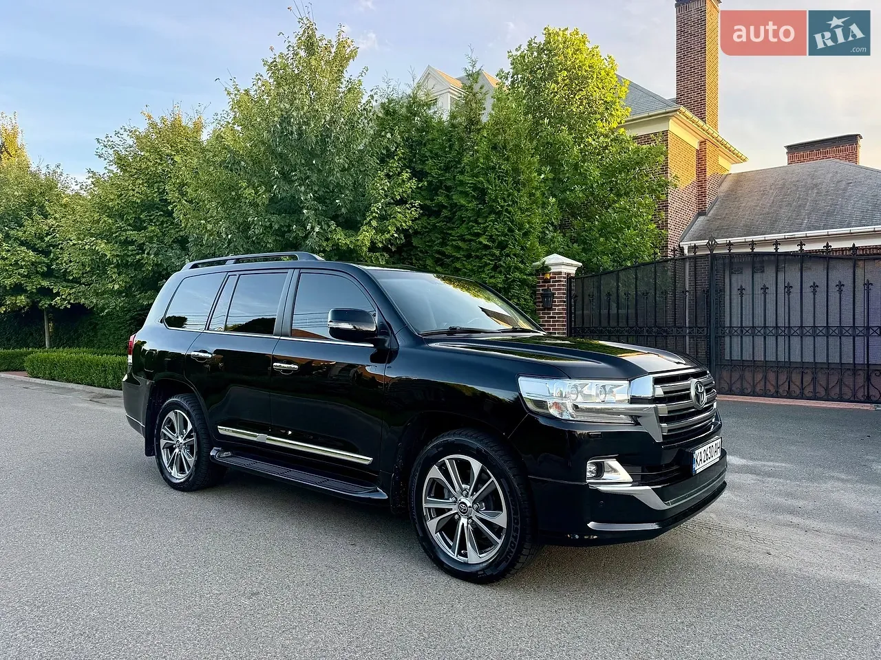 Toyota Land Cruiser 2020 photo 2