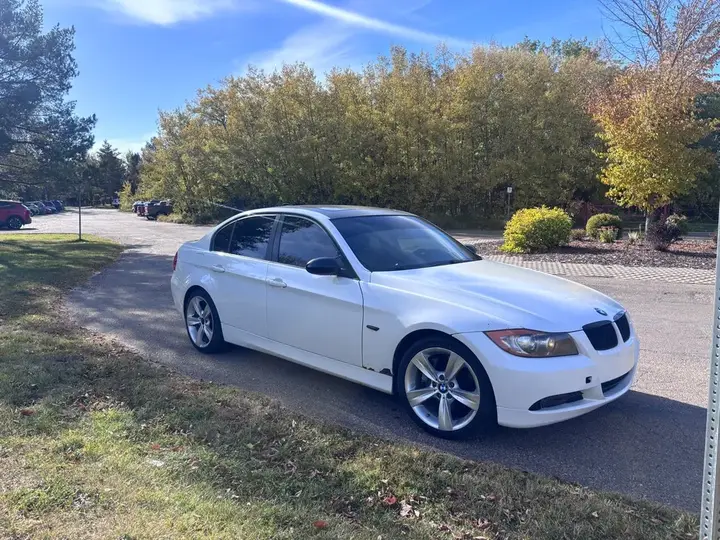 BMW 335Xi 2008 photo 4