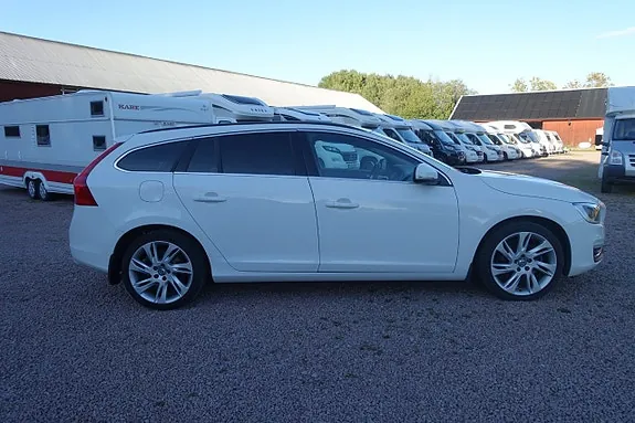 Volvo V60 2015 photo 2