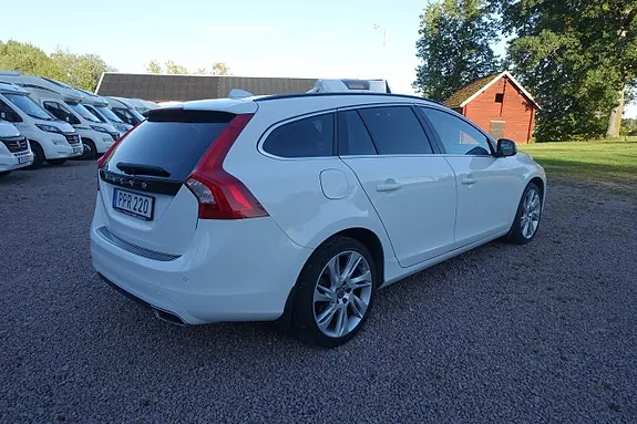 Volvo V60 2015 photo 3