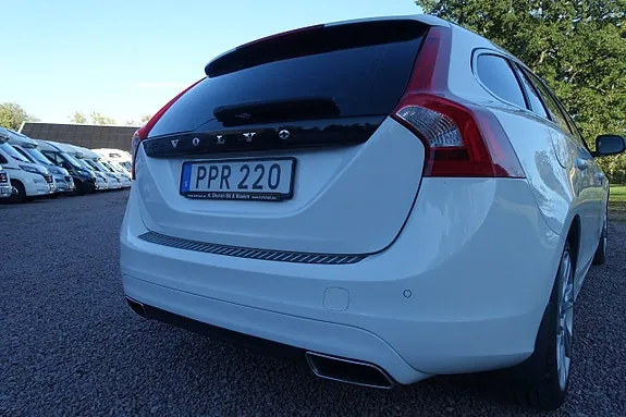 Volvo V60 2015 photo 4