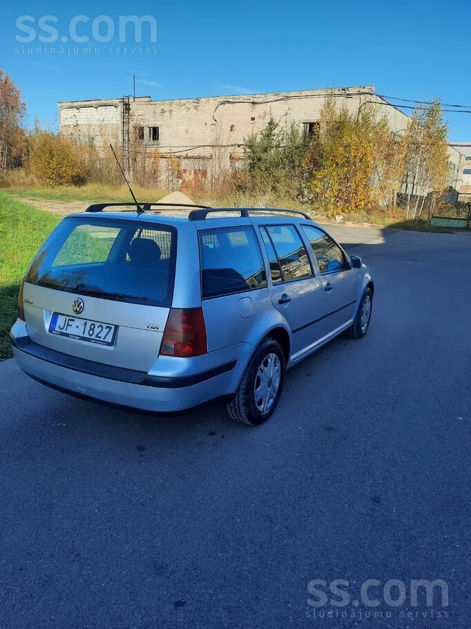 Volkswagen Golf 4 2000 photo 3