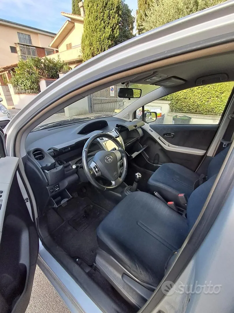 Toyota Yaris 2007 photo 3