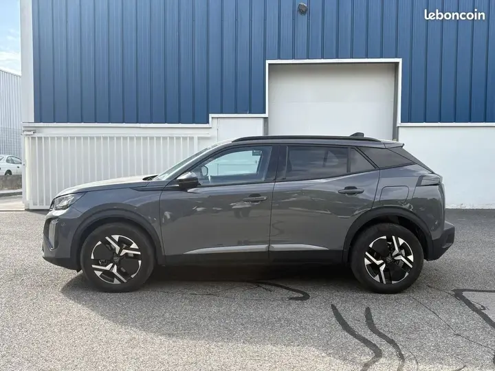 Peugeot 2008 2024 photo 3