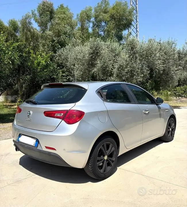 Alfa Romeo Giulietta 2013 photo 5