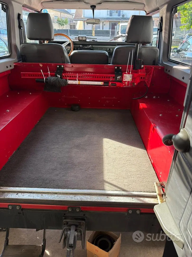 Land Rover Defender 1989 photo 4