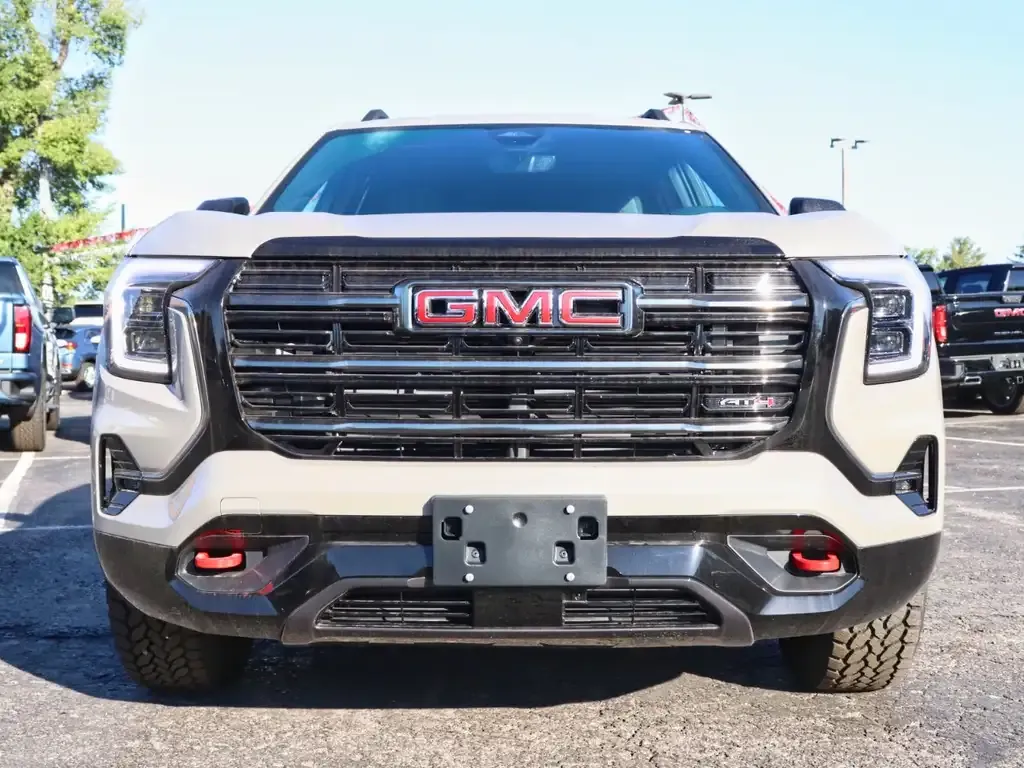 GMC Terrain 2026 photo 2