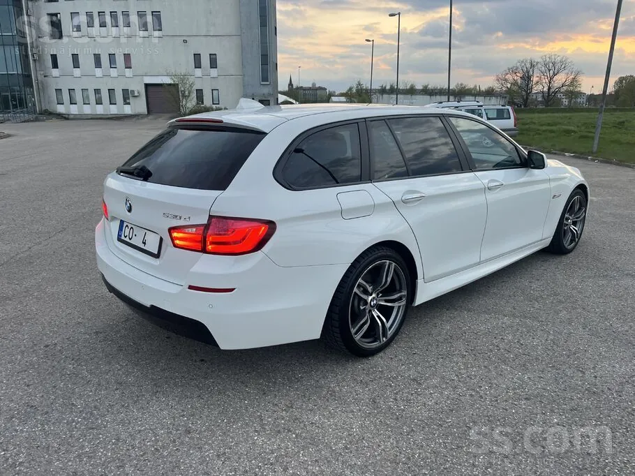 BMW 530 2011 photo 4