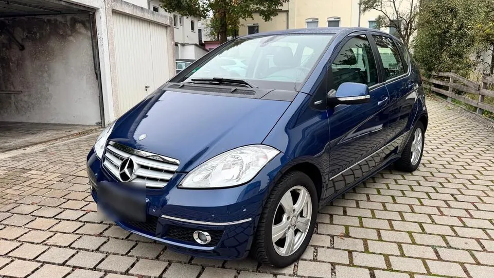 Mercedes-Benz A180