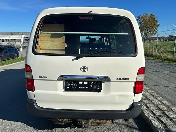 Toyota Hiace 2010 photo 5