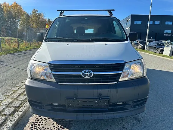 Toyota Hiace 2010 photo 3