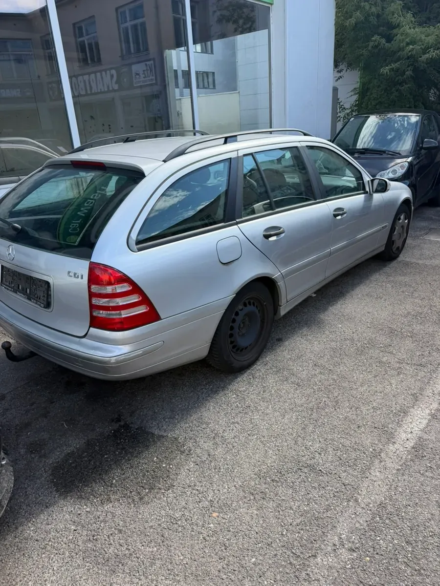 Mercedes-Benz C-Class 2005 photo 3