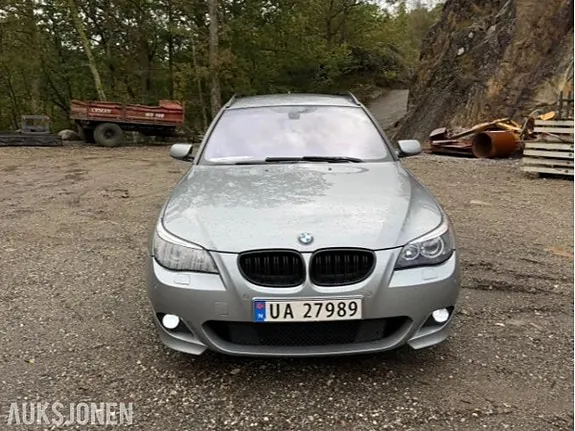 BMW 5-Serie 2004 photo 2