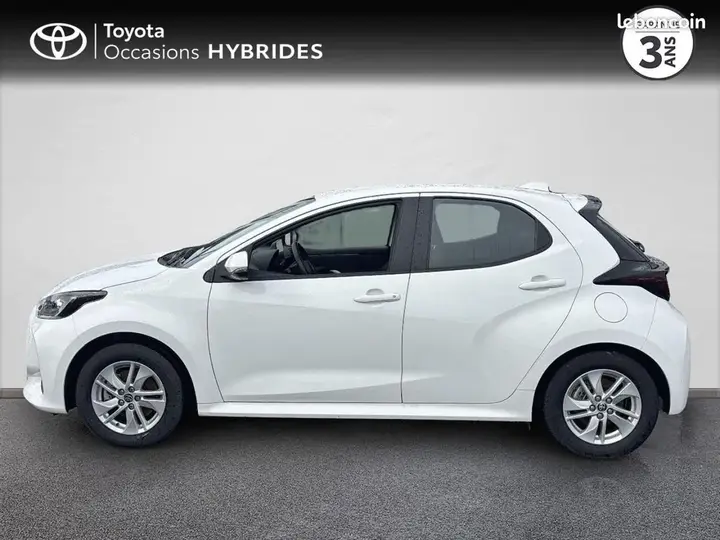 Toyota Yaris 2024 photo 3
