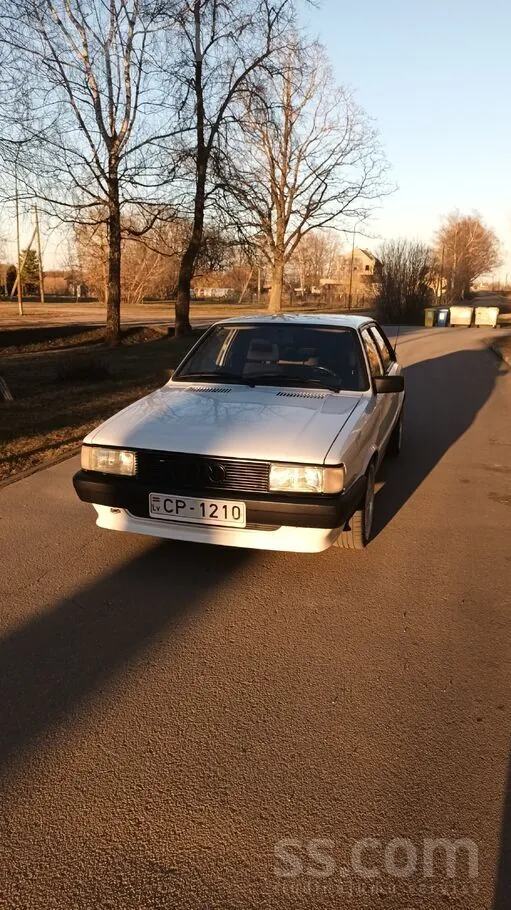 Audi 80 1986 photo 2