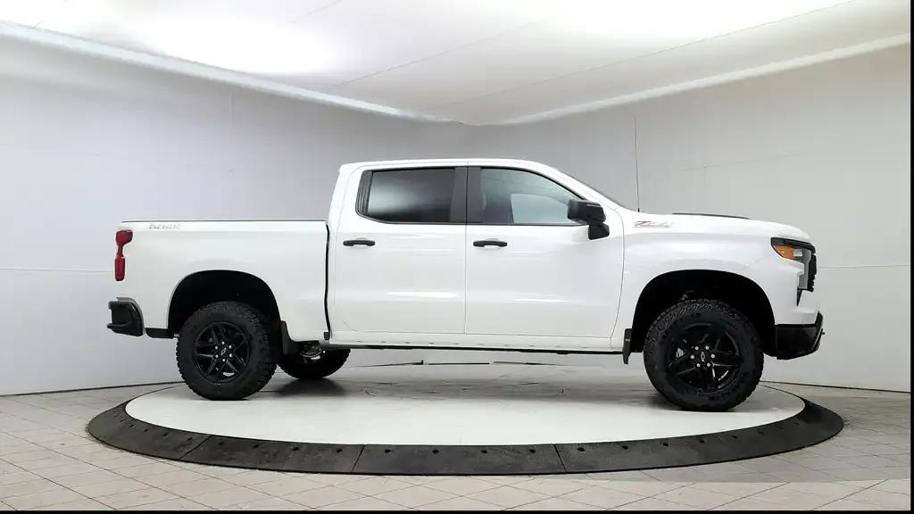 Chevrolet Silverado 1500 2026 photo 2