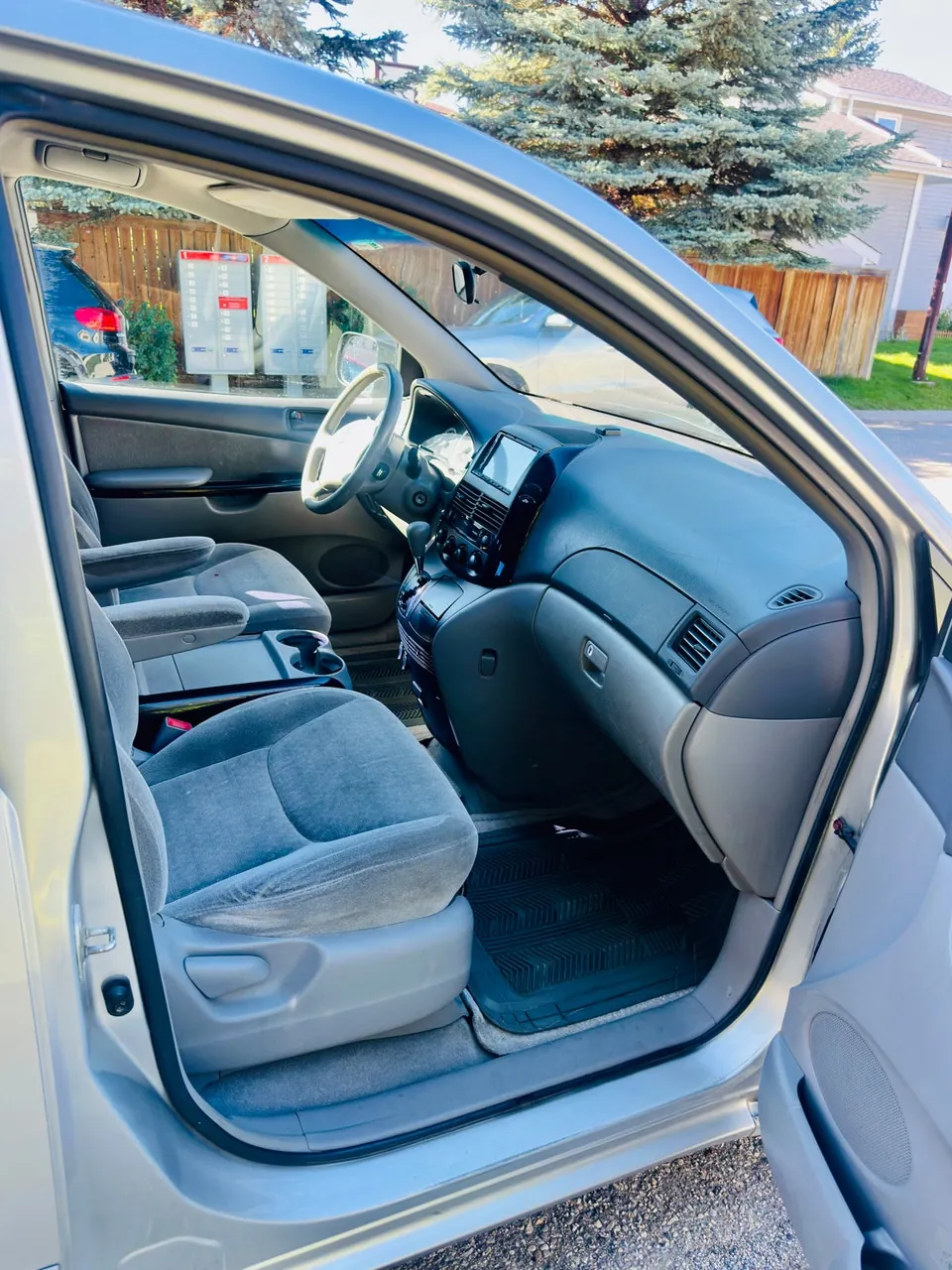 Toyota Sienna 2004 photo 3